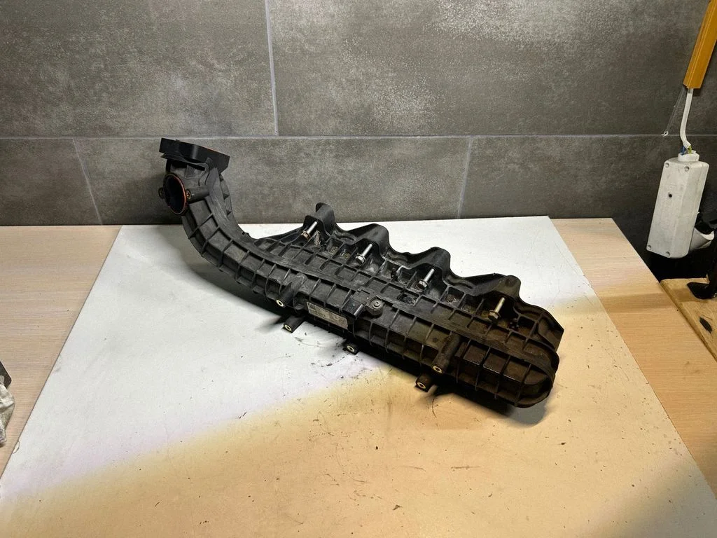 Intake manifold – Opel Astra K (2015-2021)