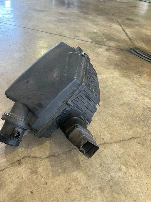 Air filter box 3241686