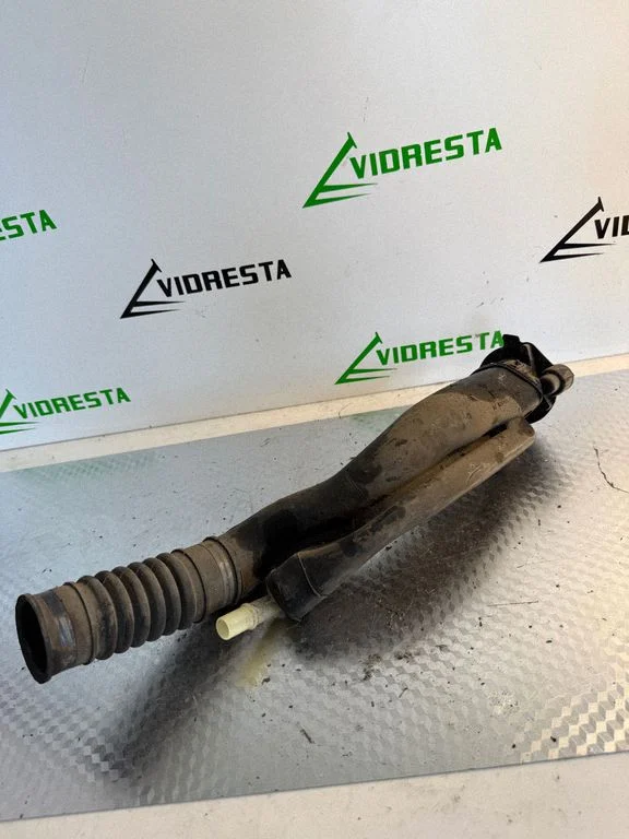 Fuel tank filler neck pipe 93852963