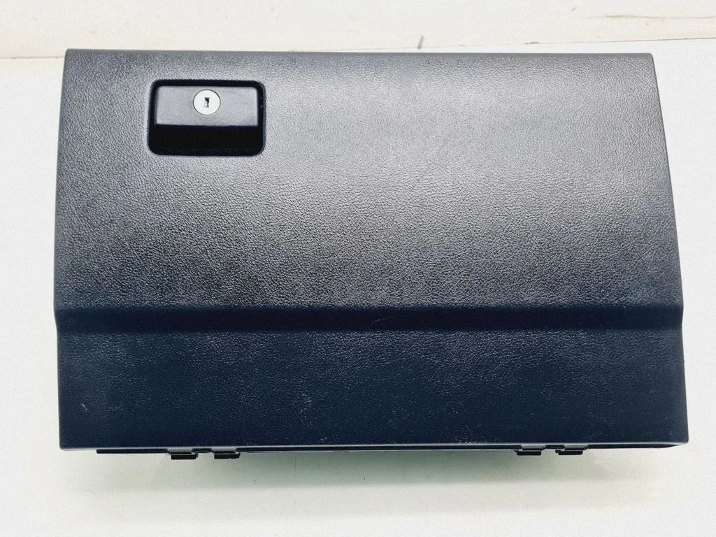 Glove box – Toyota Land Cruiser (J150) (2009-)
