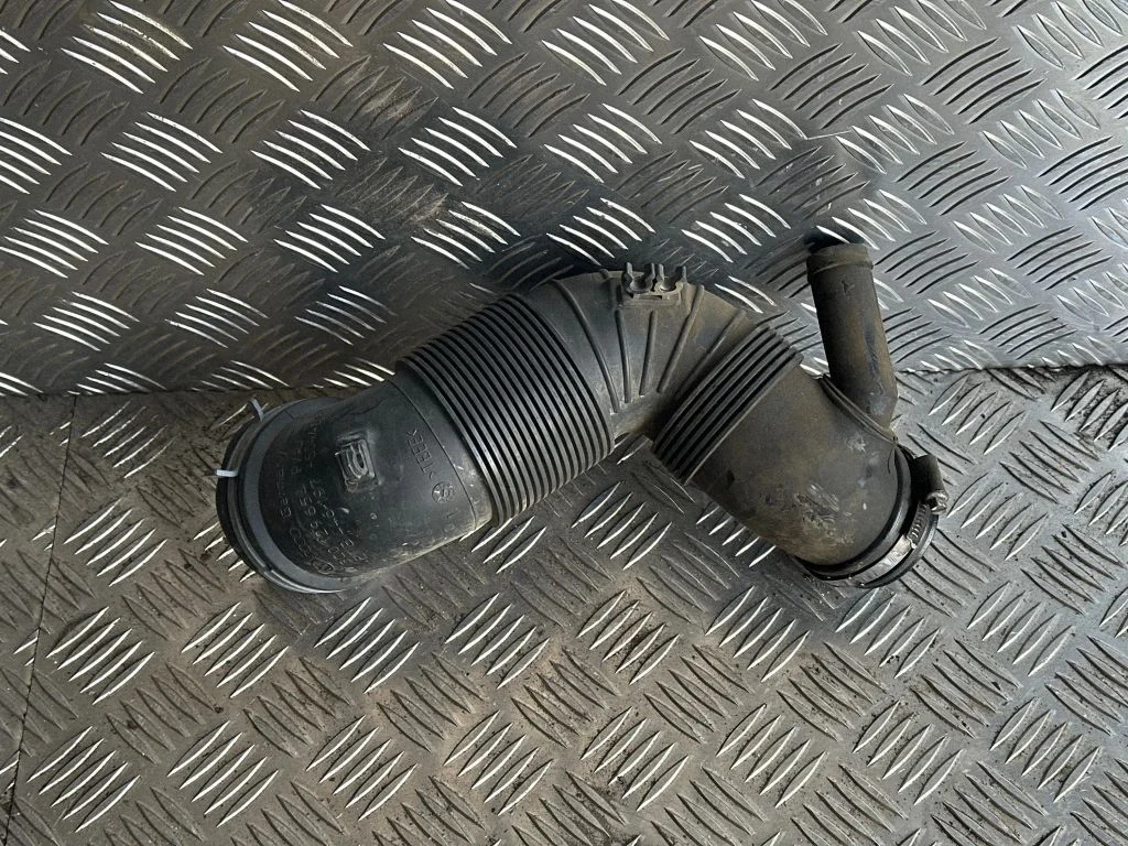 Węże / rury dolotowe 3C0129654