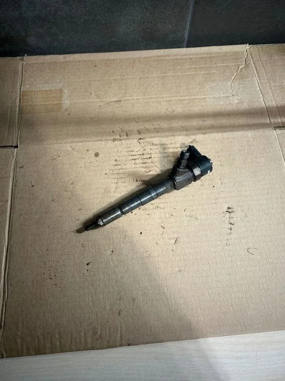 Fuel injector 0445110524