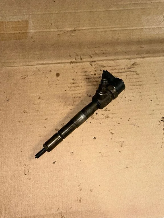 Fuel injector 0445110524