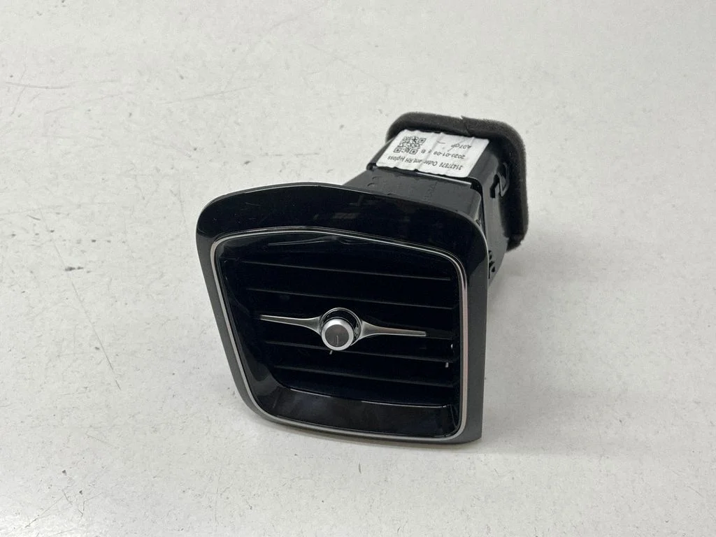Armatuurlaua külje õhutusresti kate – Volvo S60 (2018-)