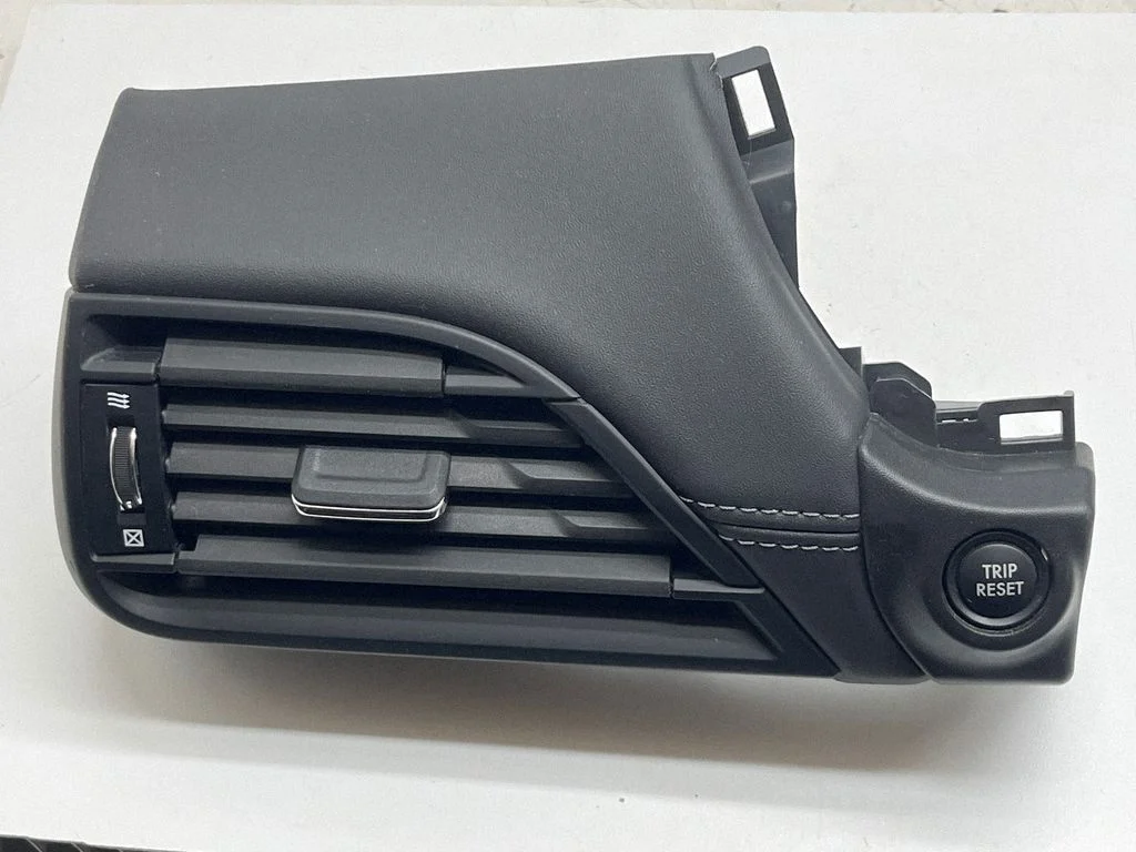 Armatuurlaua külje õhutusresti kate – Subaru Outback (BT) (2019-)