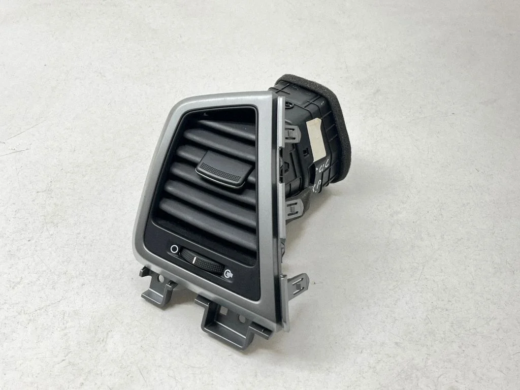 Dashboard side air vent grill/cover trim D79748000