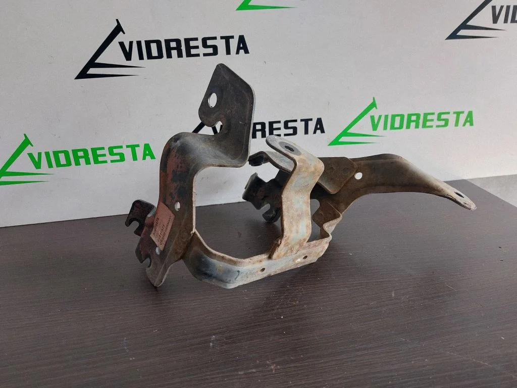 Power steering pump mounting bracket – Volvo V60 (2011-2013)