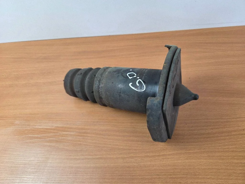 Rear coil spring rubber mount – Volvo XC60 (2014-2016)