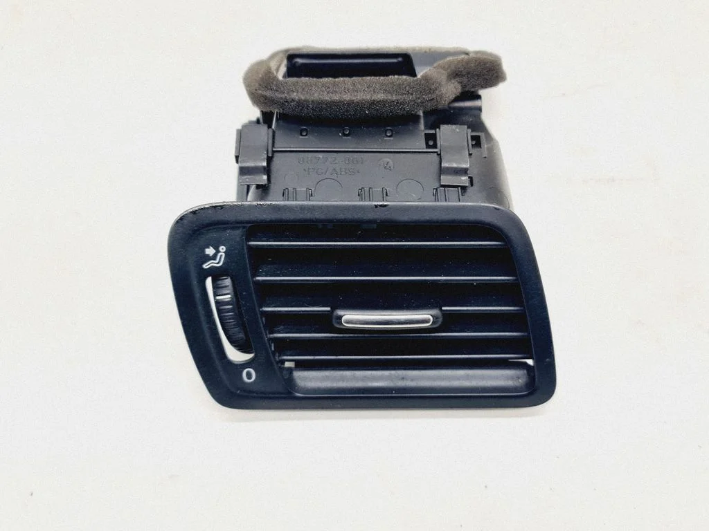 Dashboard side air vent grill/cover trim – Volkswagen Passat B6 (2005-2010)