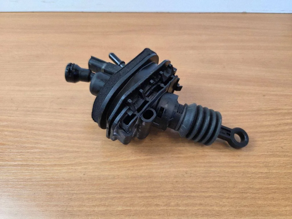Clutch slave cylinder – Ford Focus (2018-)