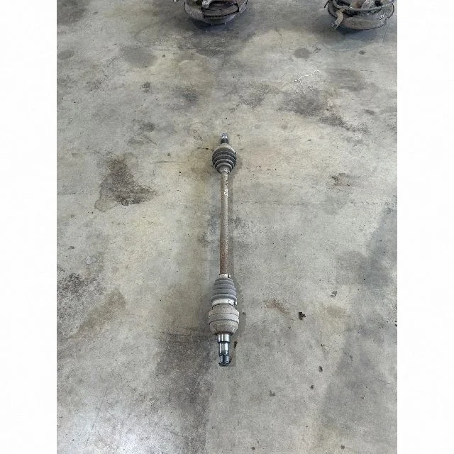 Rear driveshaft – rear right