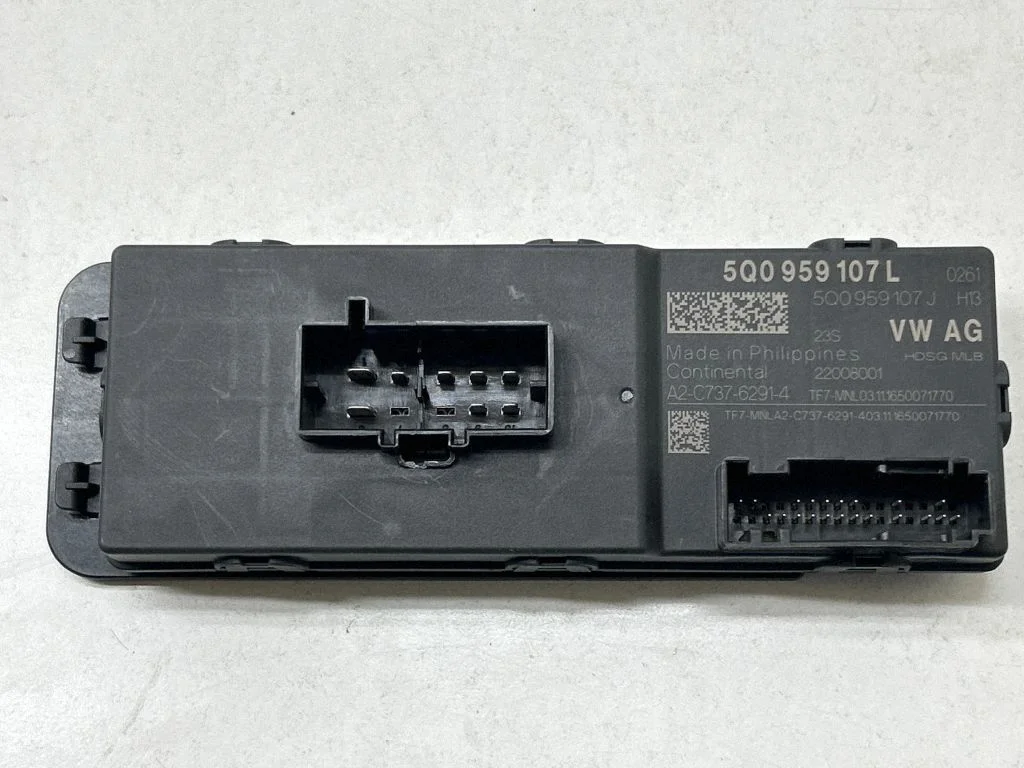 Tailgate/trunk control unit/module – Volkswagen Passat B7 USA (2012-2019)