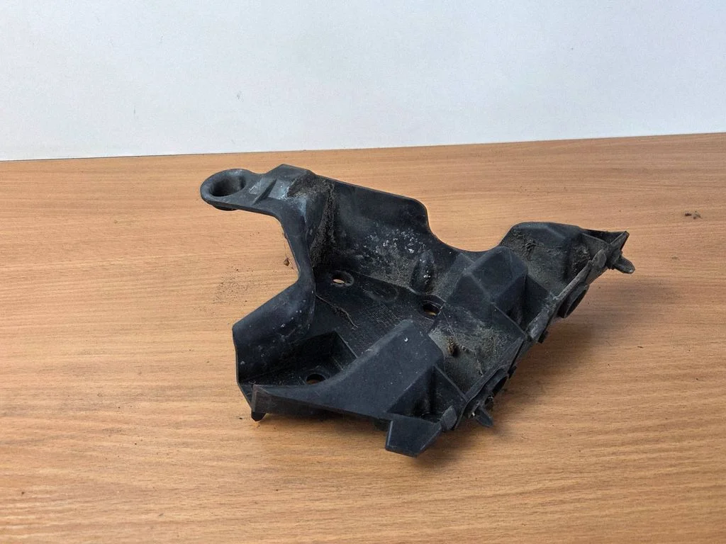 Esistange kinnitusklamber – Volvo XC60 (2014-2016)
