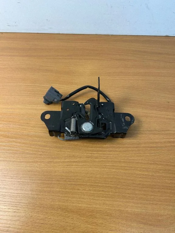 Engine bonnet/hood lock/catch 3GL0