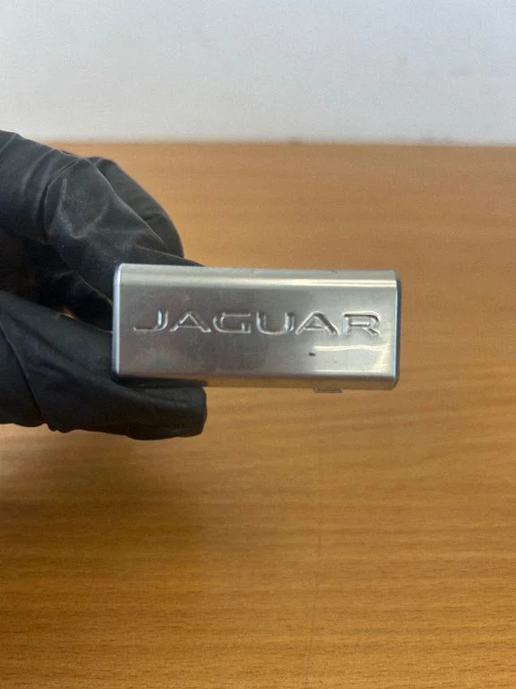 Tootja embleem (logo) – Jaguar XE (2015-)