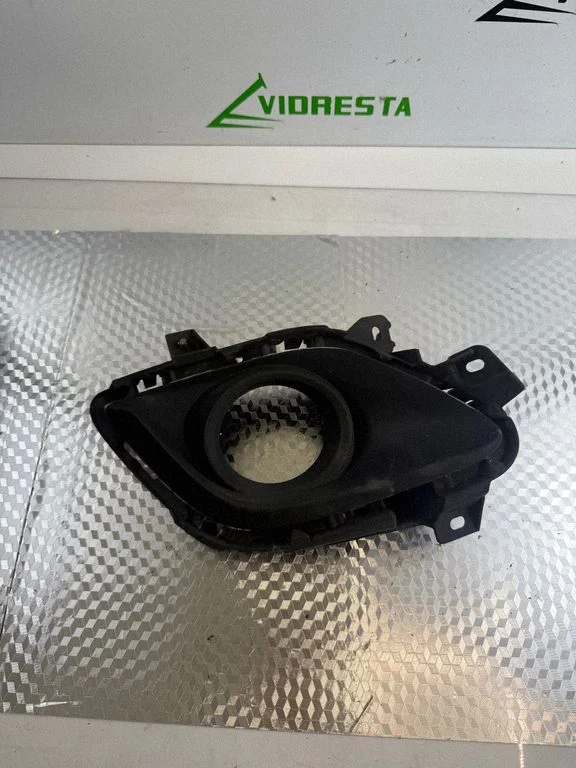 Kratka / ramka halogenu – Mazda 6 (2016-2018)