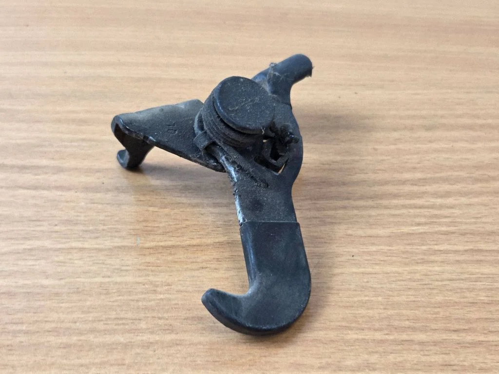 Engine bonnet/hood lock/latch loop/hook