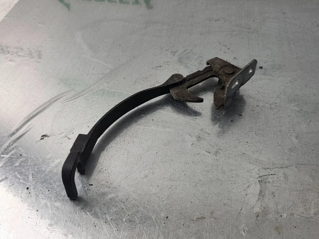 Engine bonnet/hood lock/latch loop/hook – Peugeot 308 (2013-2021)