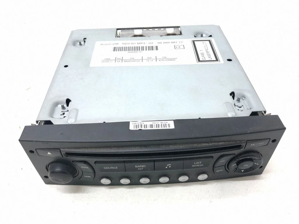 Radio/CD/DVD/GPS head unit 9666968177