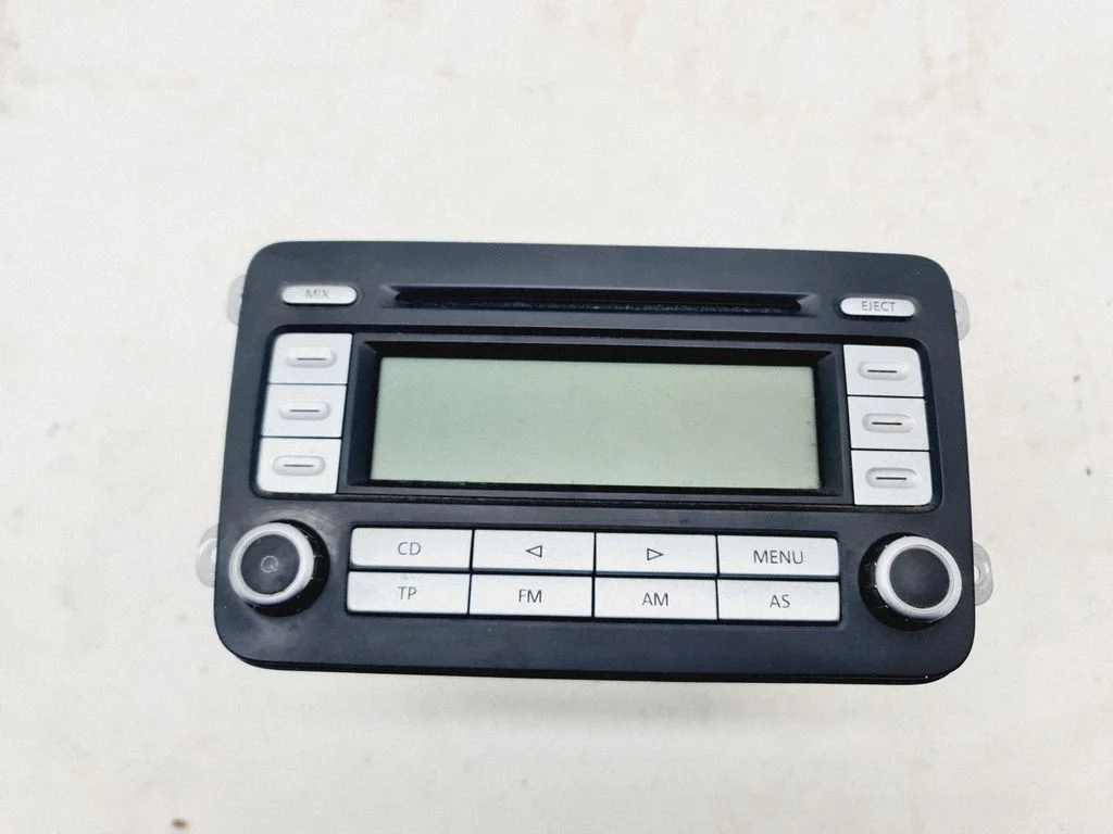 Radio/CD/DVD/GPS head unit – Volkswagen Passat B6 (2005-2010)
