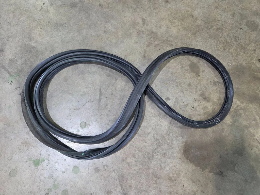Loading door rubber seal (on body) – Volvo XC60 (2014-2016)
