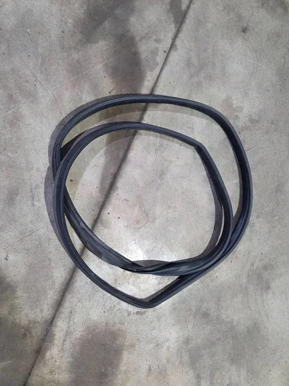 Loading door rubber seal (on body) – Mercedes-Benz E-Class W212 (2009-2016)