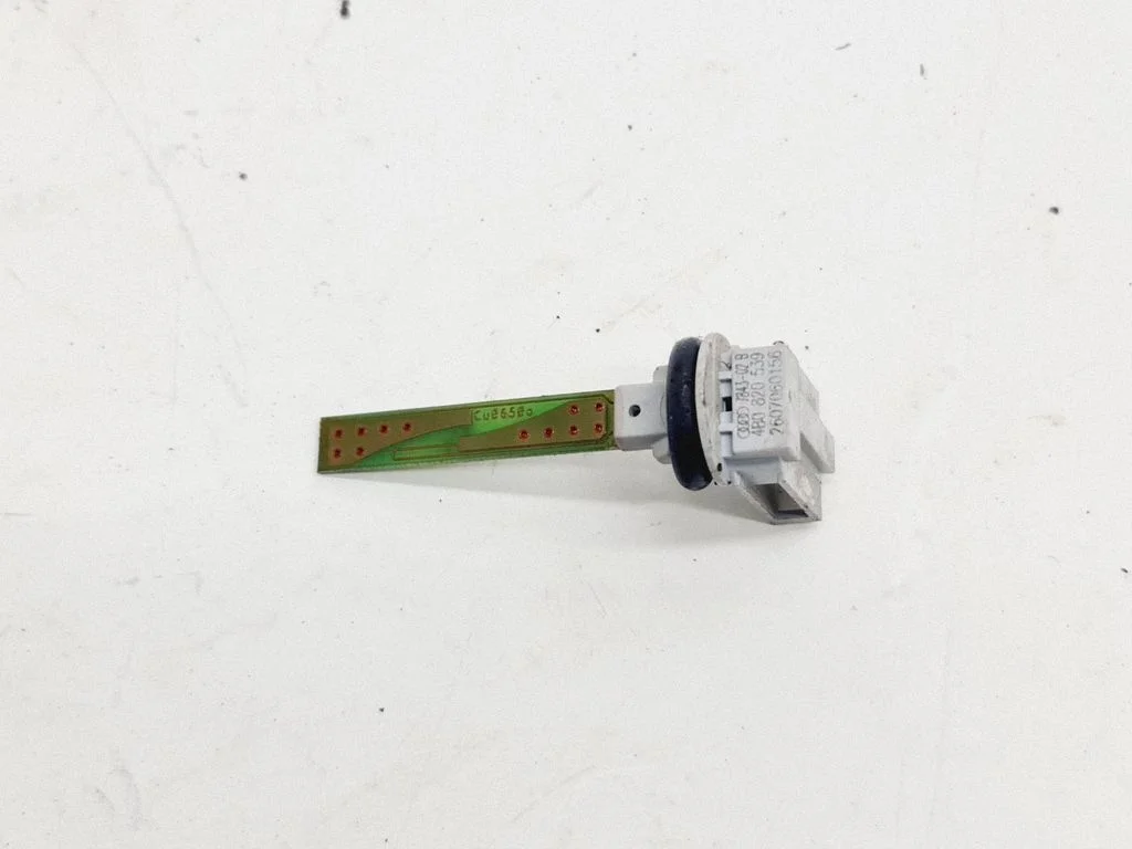 Salona temperatūras sensors 4B0820539