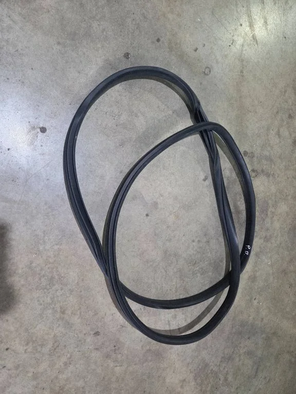 Front door rubber seal 1304230232