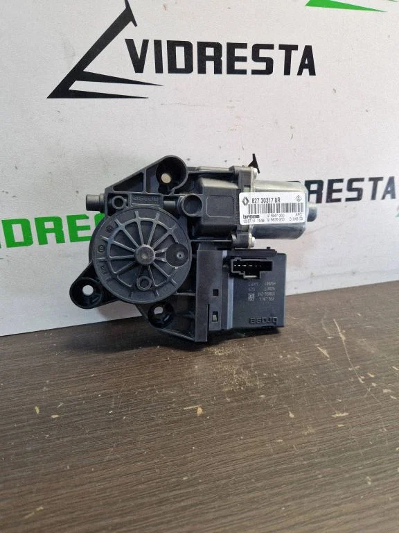 Rear door window regulator motor 827303178R