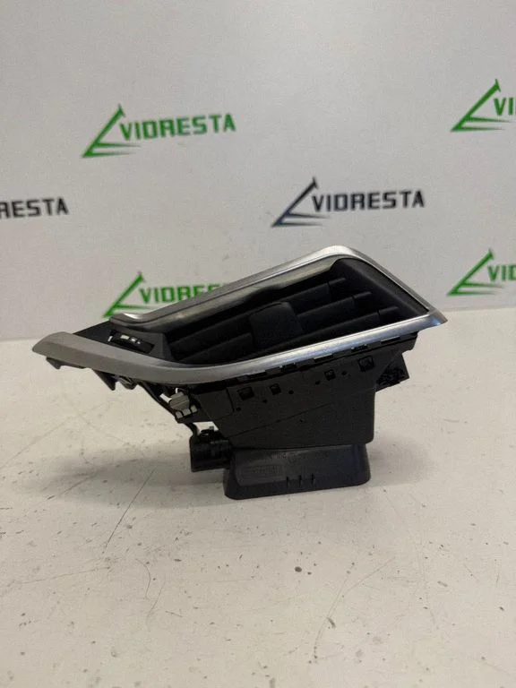 Armatuurlaua külje õhutusresti kate – Peugeot 208 I (2012-2019)