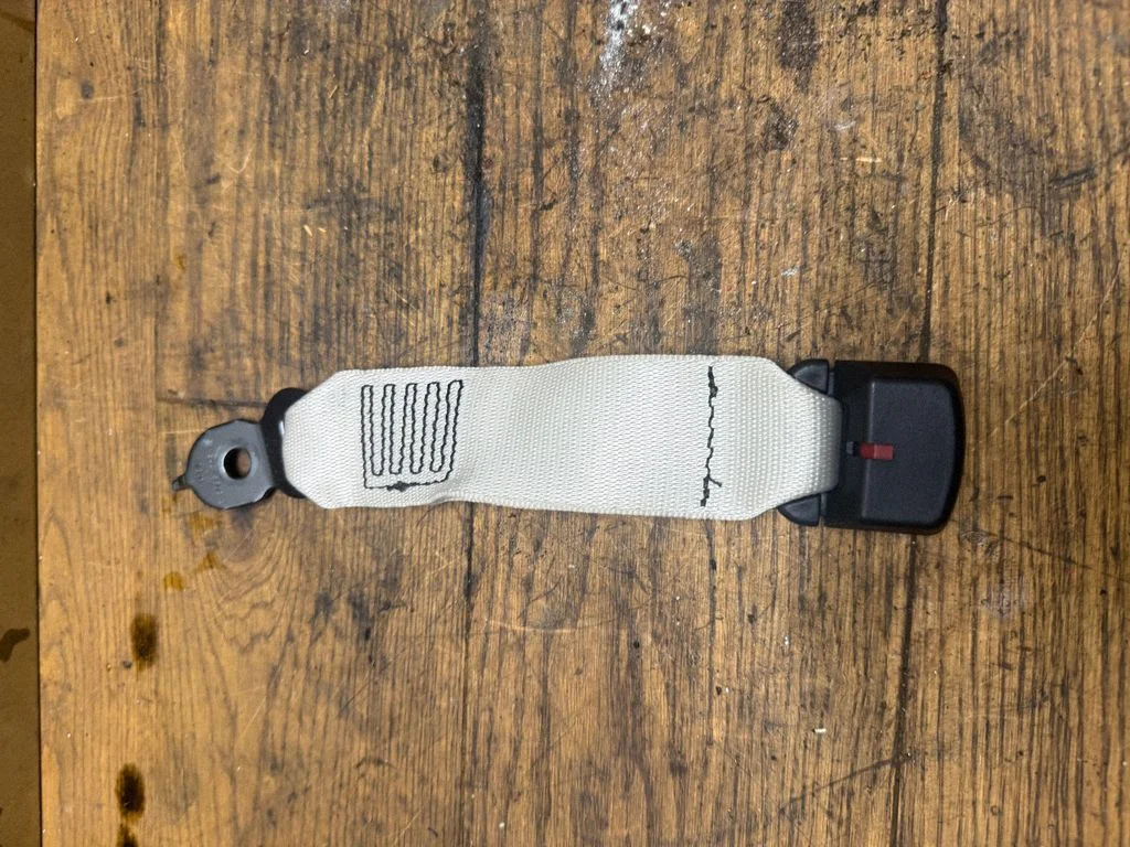 Middle seatbelt buckle (rear) – BMW 6 Series F06 Gran coupe (2012-2018)