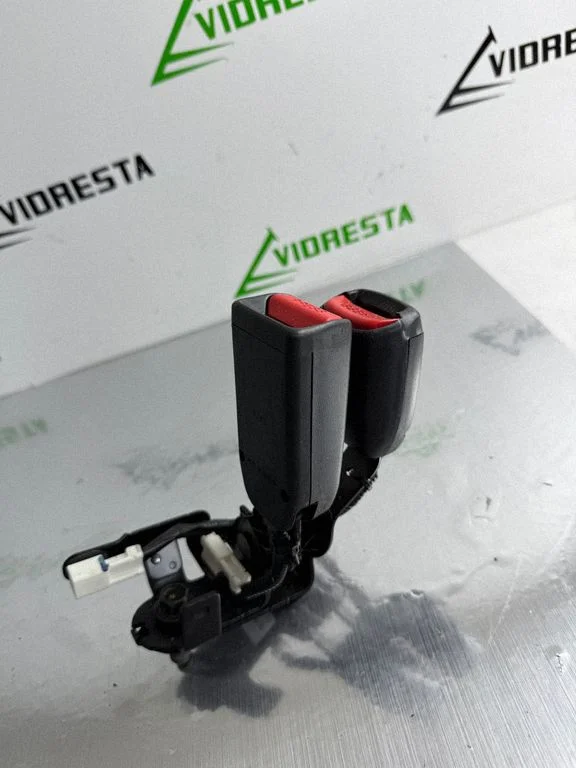 Zapięcie pasa środkowe (tylne) 620637900B