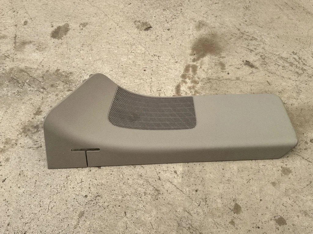 (D) piilari viimistlus (alumine) – Chrysler Grand Voyager V (2007-2015)