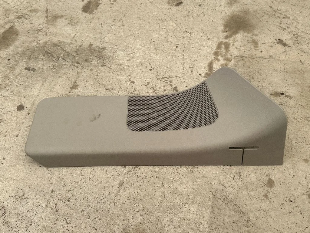 (D) piilari viimistlus (alumine) – Chrysler Grand Voyager V (2007-2015)