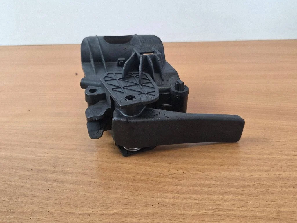 Engine bonnet (hood) release handle 9801080580