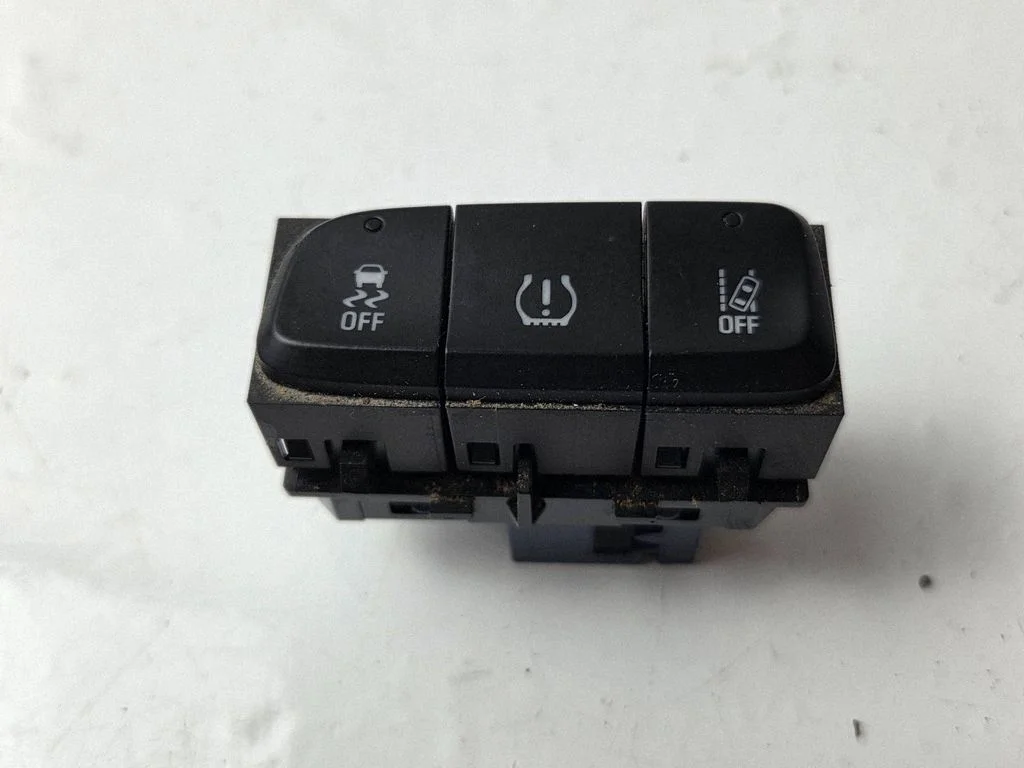 Veojõukontrolli (ASR) lüliti YP00032777