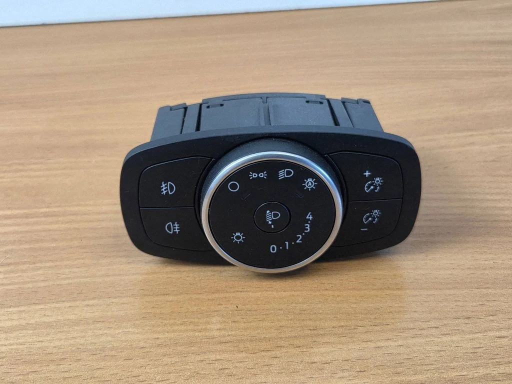 Gaismu slēdzis 1050797300