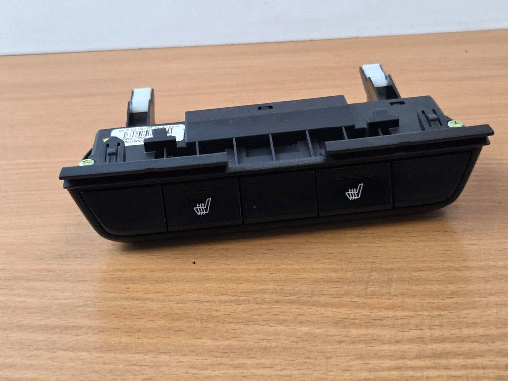 Seat heating switch – KIA Sportage (2016-2021)