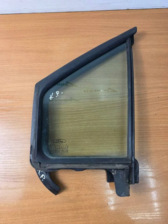 Front door vent window glass four-door – Ford Transit Custom (2013-2023)