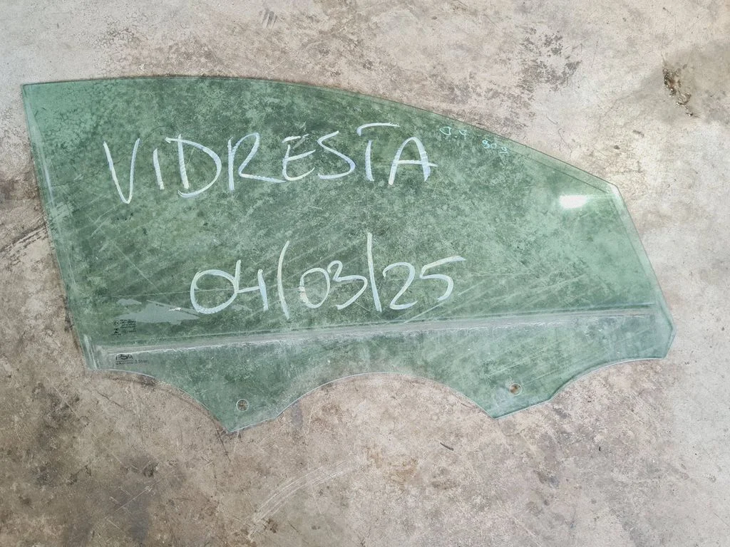 Esiukse põhiklaas (neljaukselise) 43R007951
