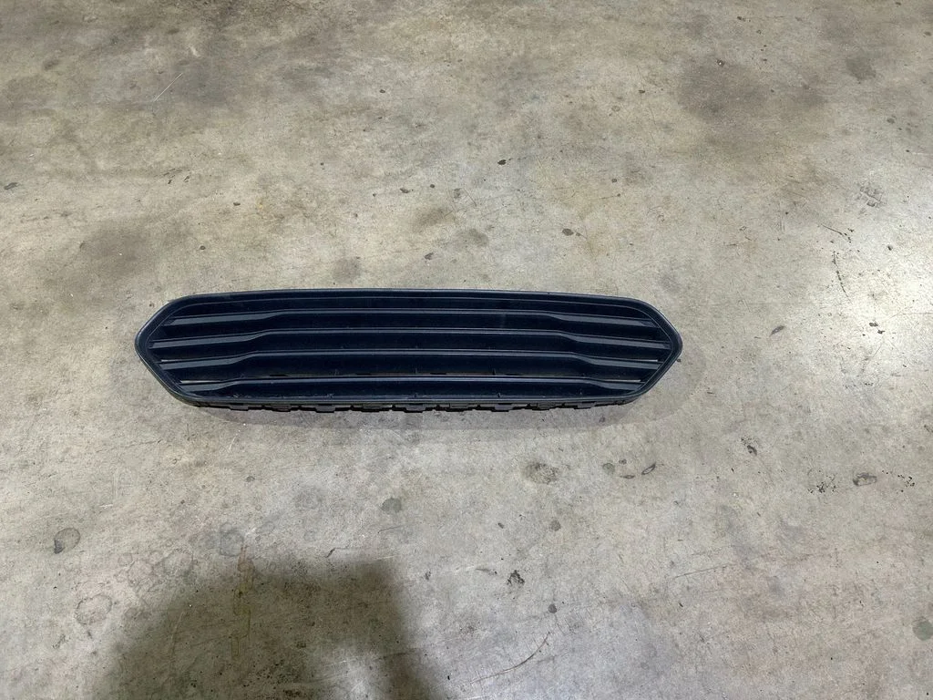Front grill ET7617B968ACW