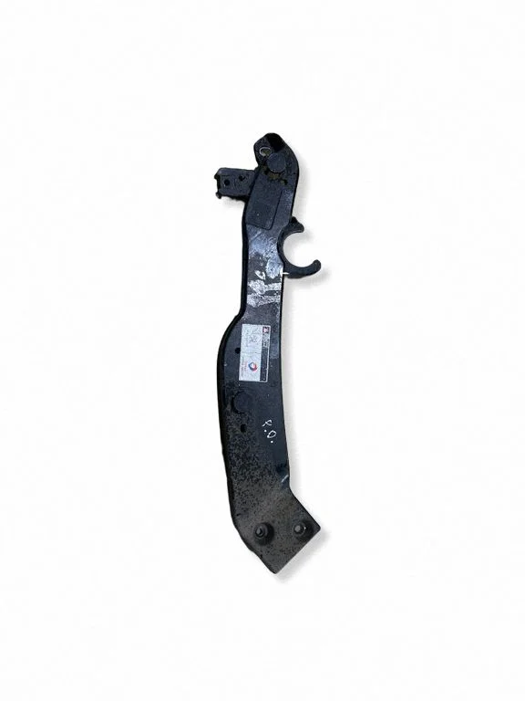 Radiatoru paneļa kronšteins 9830521680
