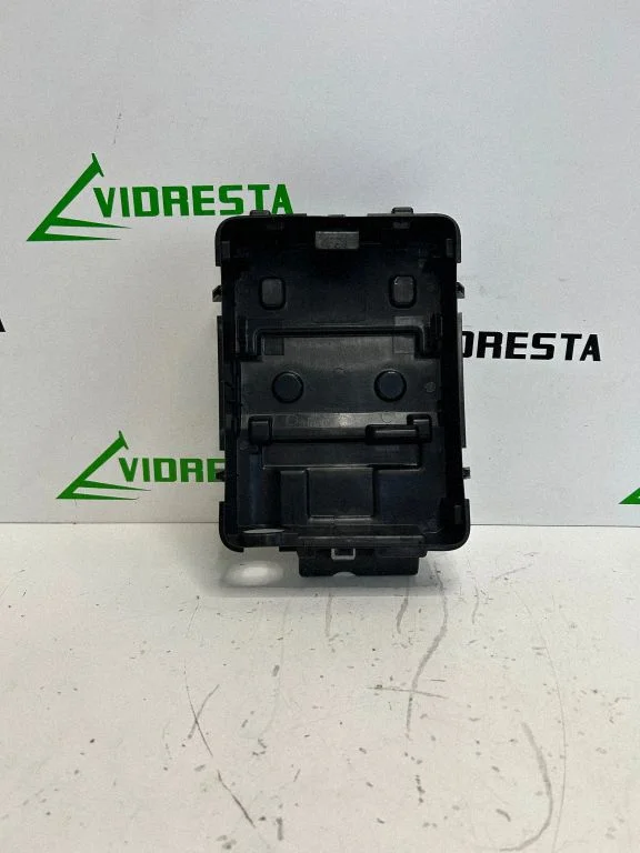 Drošinātāju kārba (komplekts) 243806085R