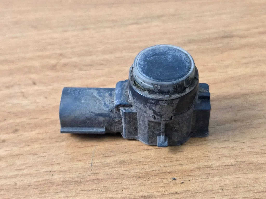 Parkošanās sensors PDC CV1T15K859BB