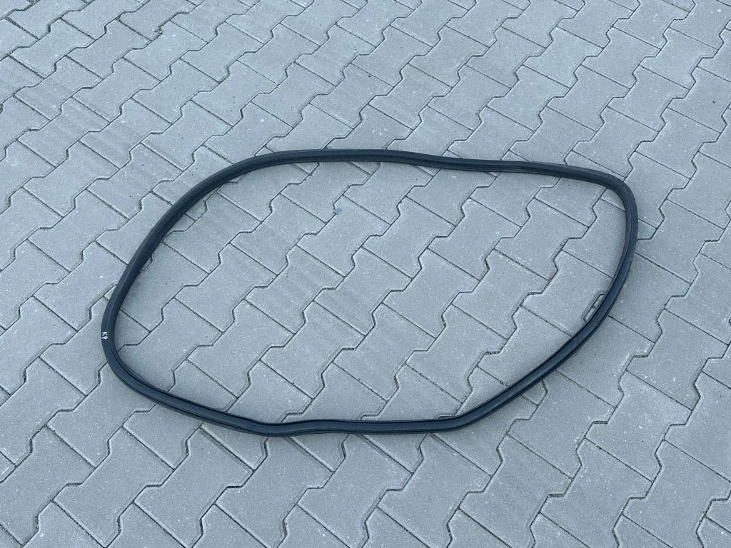 Esiukse tihend (ukse pool) – Opel Corsa D (2006-2014)
