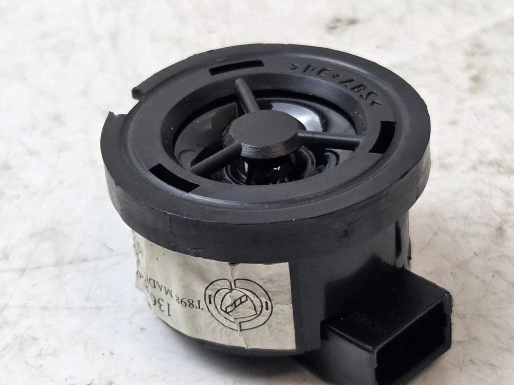 Front door high frequency speaker 1367824080
