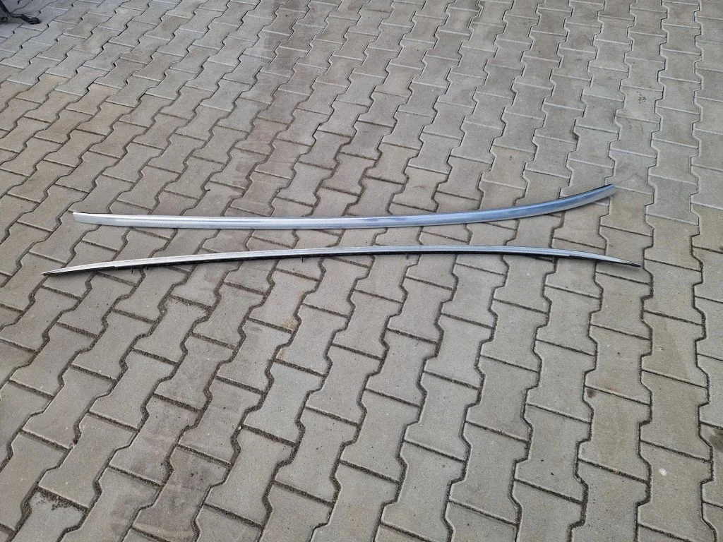Roof bar rail