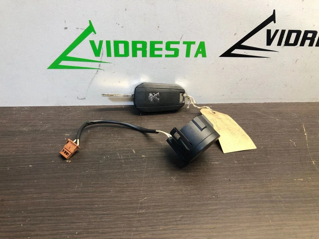 Käivituskomplekt (ECU ja lukukomplekt) – Peugeot 308 (2013-2021)