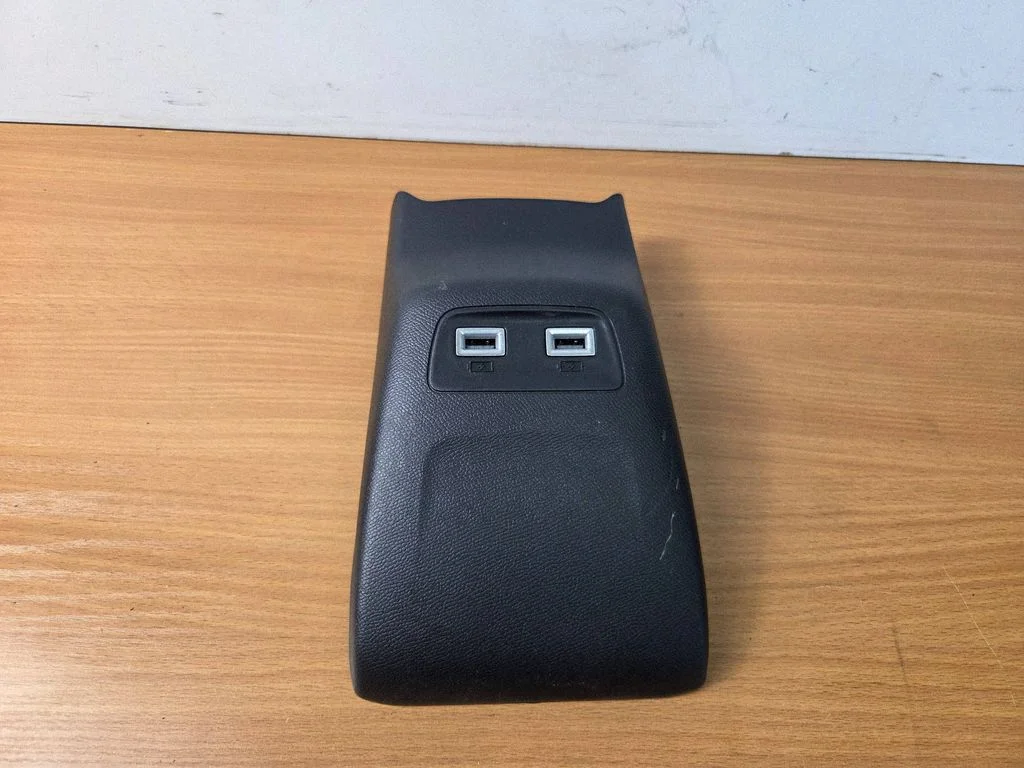 USB-pesa 9824732180
