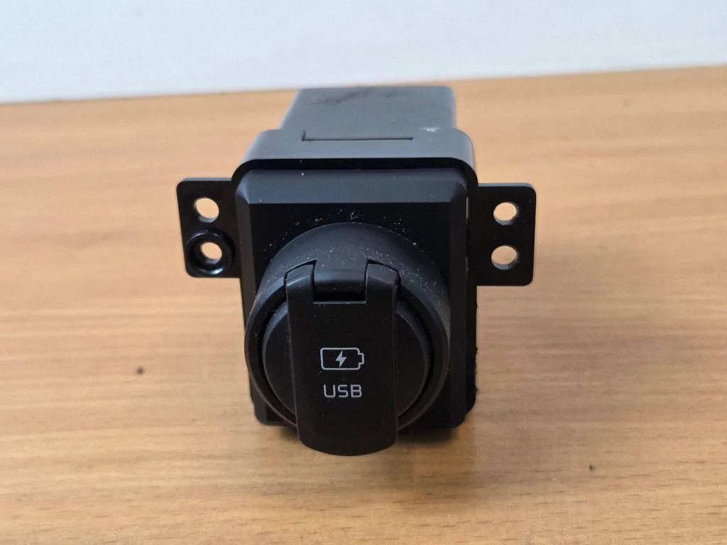 USB-pesa – KIA Sportage (2016-2021)